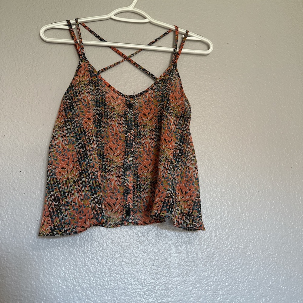 Cute patterned flowy crop!! Size S